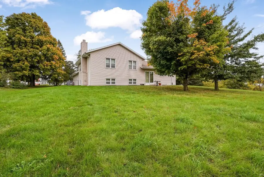 9371 Chicago ROAD, Oak Creek, WI 53154 - #2