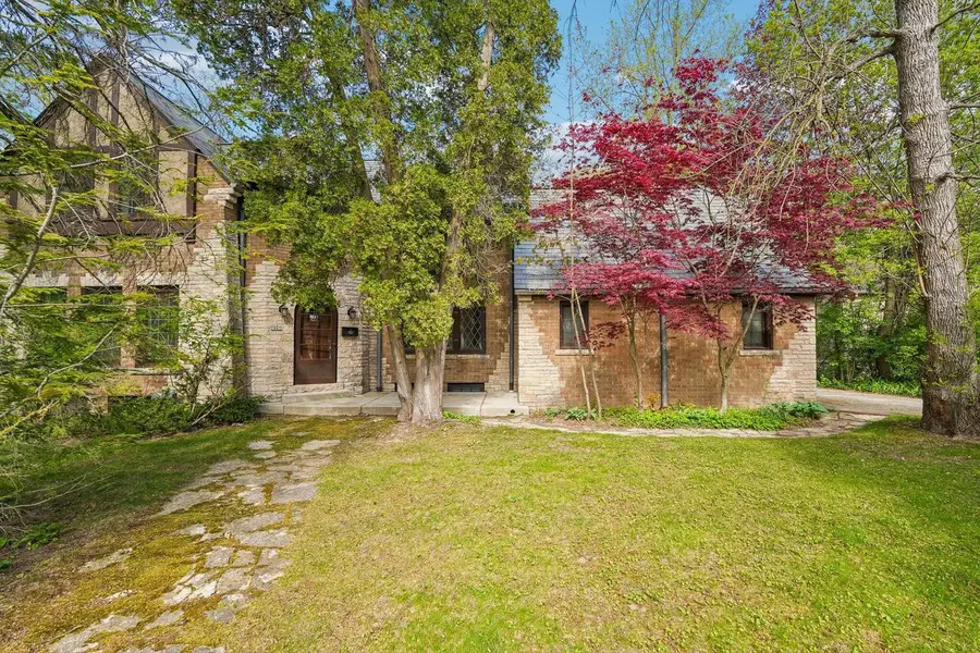 7027 Belmont LANE, Fox Point, WI 53217 - #2