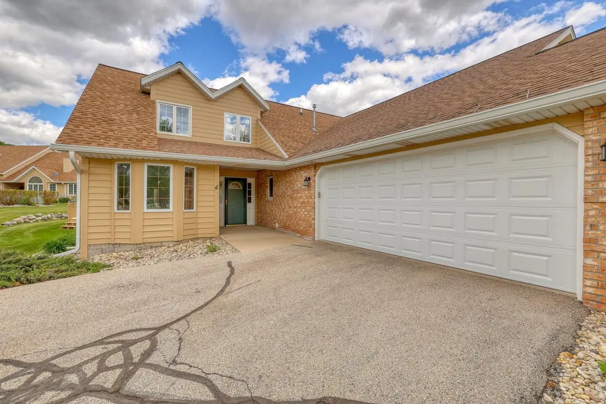 940 Spyglass HILL, Waterford, WI 53185 - #1