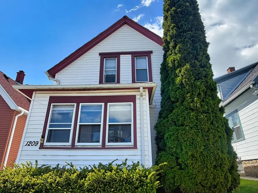 1209 Monroe AVENUE, South Milwaukee, WI 53172 - #3