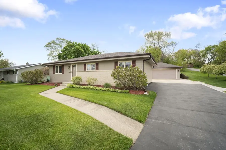 533 Oakland AVENUE, Mukwonago, WI 53149 - #2