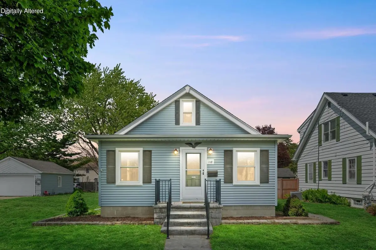 118 W Roberta AVENUE, Waukesha, WI 53186 - #1