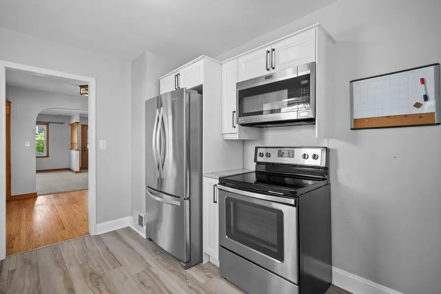 118 W Roberta AVENUE, Waukesha, WI 53186 - #2
