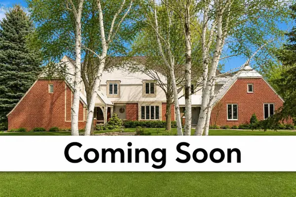 9090 N Greenbrook ROAD, River Hills, WI 53217