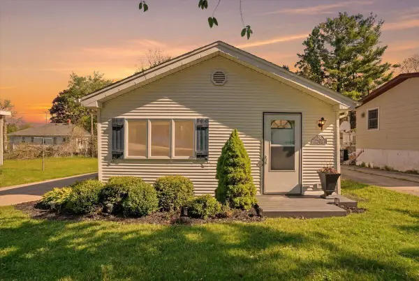 30024 Mound DRIVE, Burlington, WI 53105