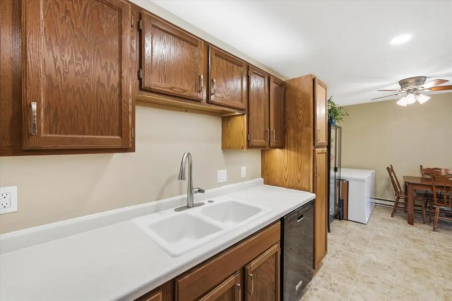 354 Minz Park CIRCLE #4, West Bend, WI 53095 - #3
