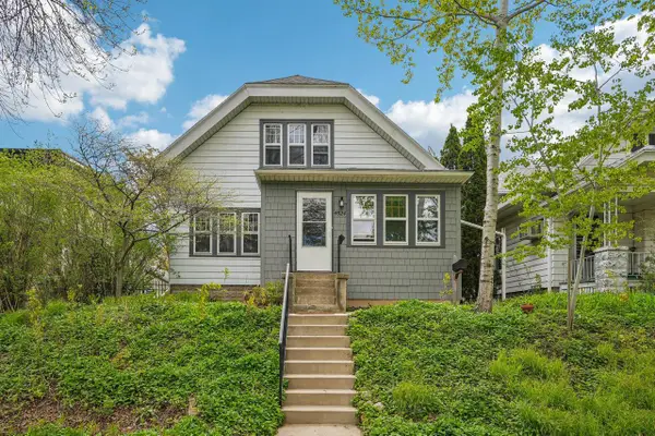 4524 N Larkin STREET, Shorewood, WI 53211