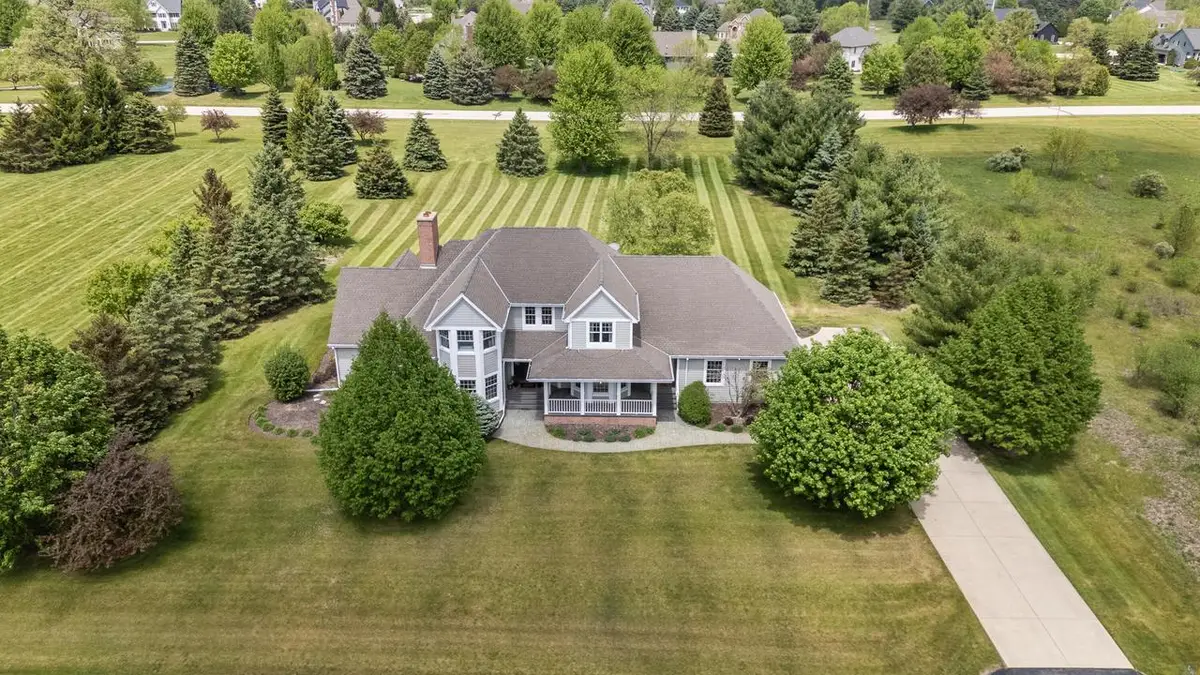 N61W29060 Parkside PLACE, Hartland, WI 53029 - #1