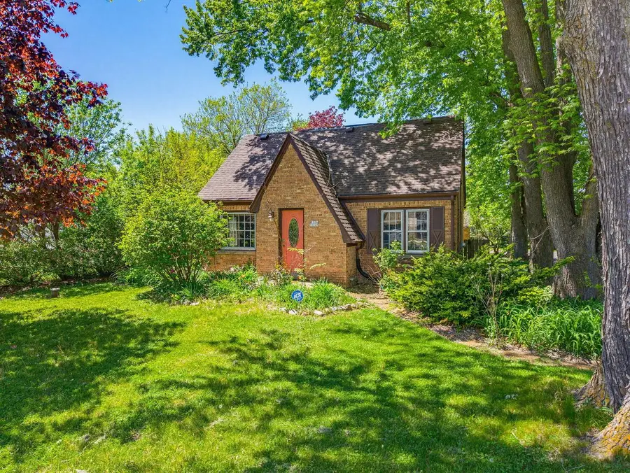 W226N3045 Duplainvlle ROAD, Waukesha, WI 53186 - #2
