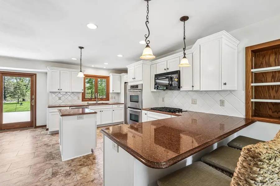 N61W29595 S Woodfield ROAD, Hartland, WI 53029 - #3