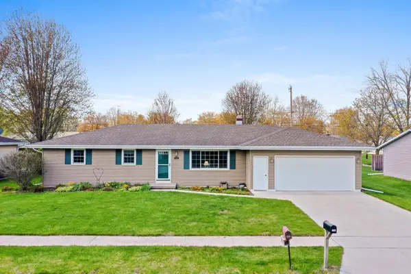 1334 Irving CIRCLE, Manitowoc, WI 54220