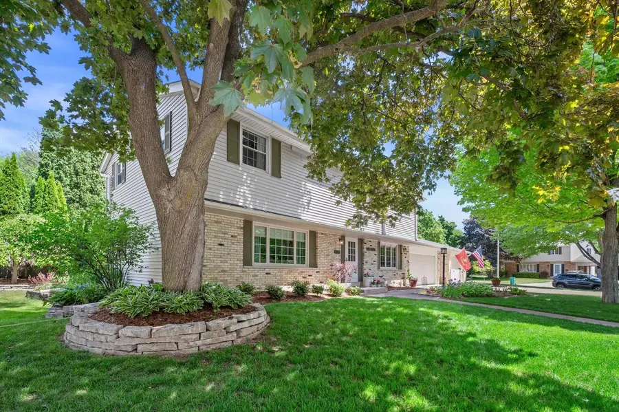 N93W6240 Arbor DRIVE, Cedarburg, WI 53012 - #2