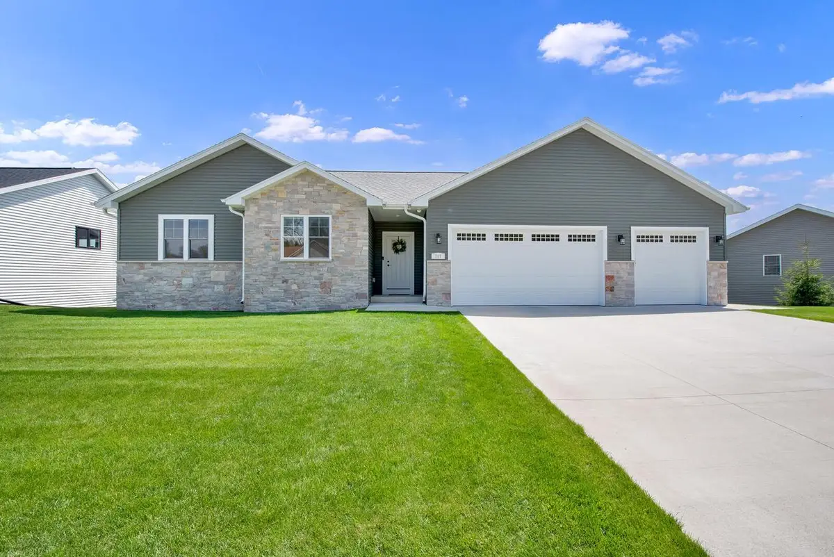 717 Drumlin COVE, Kewaskum, WI 53040 - #1