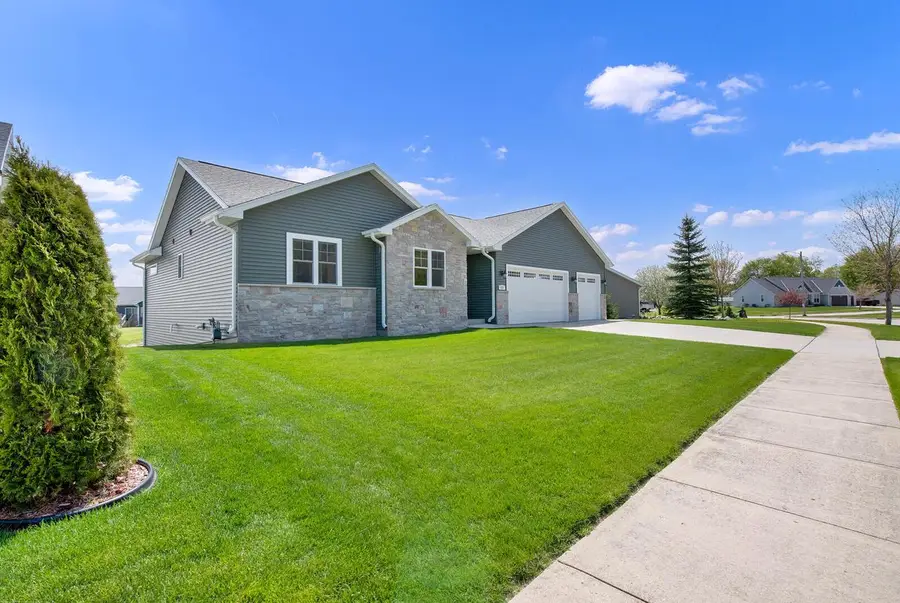717 Drumlin COVE, Kewaskum, WI 53040 - #2