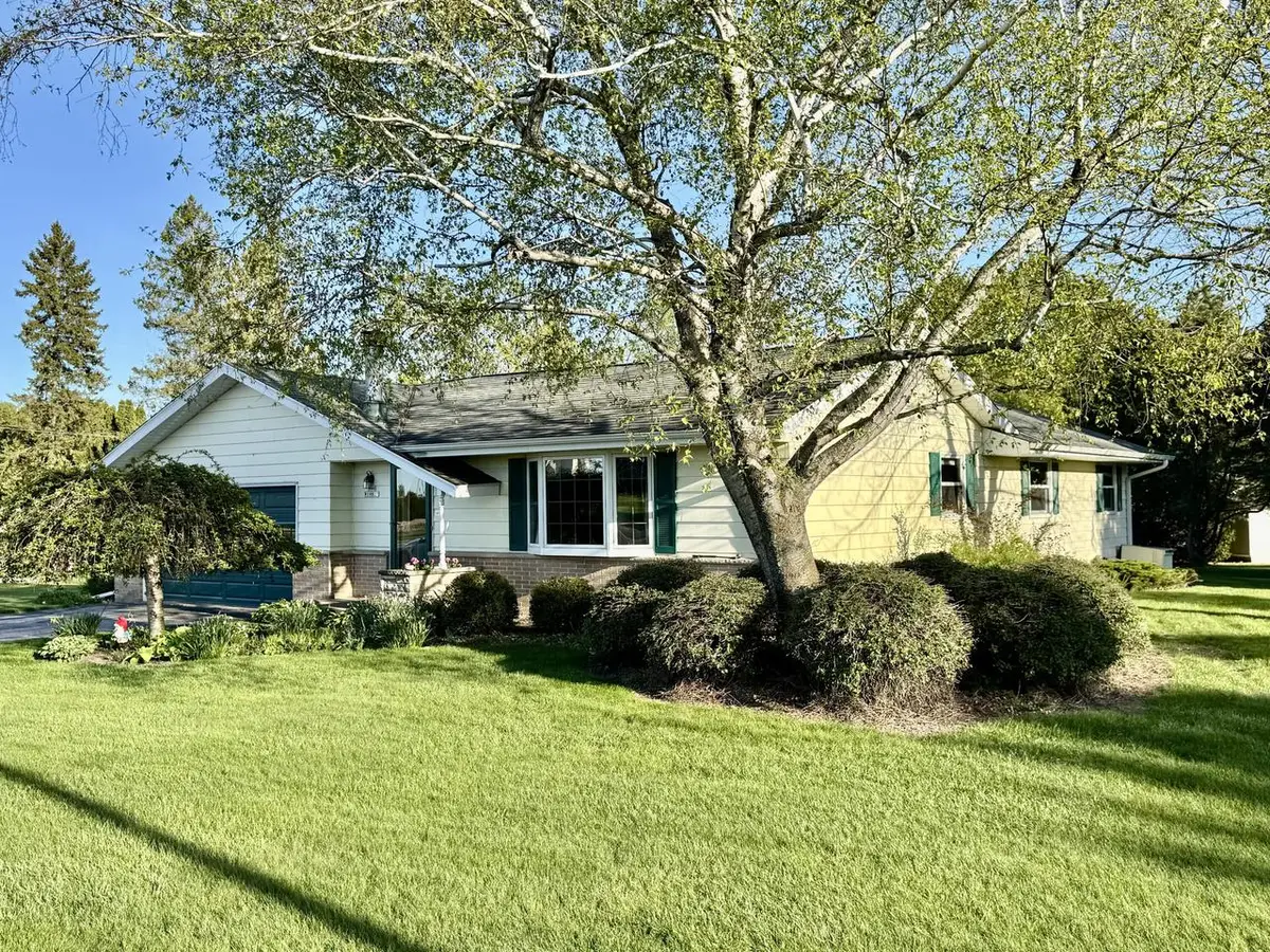 N96W19827 County Line ROAD, Menomonee Falls, WI 53051 - #1