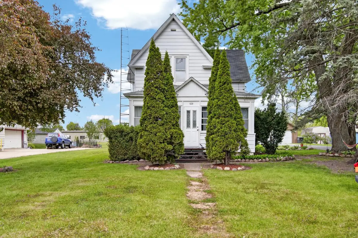 224 Howard STREET, Walworth, WI 53184 - #1