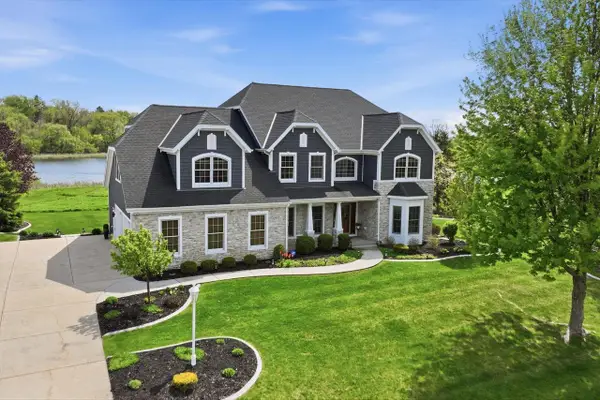 N57W34997 Pondview LANE, Oconomowoc, WI 53066