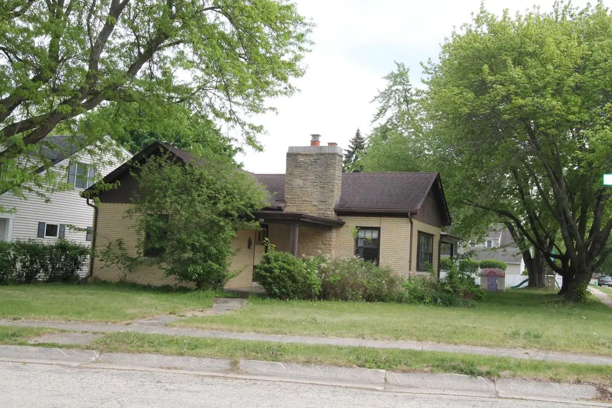 431 Walnut STREET, Burlington, WI 53105 - #1