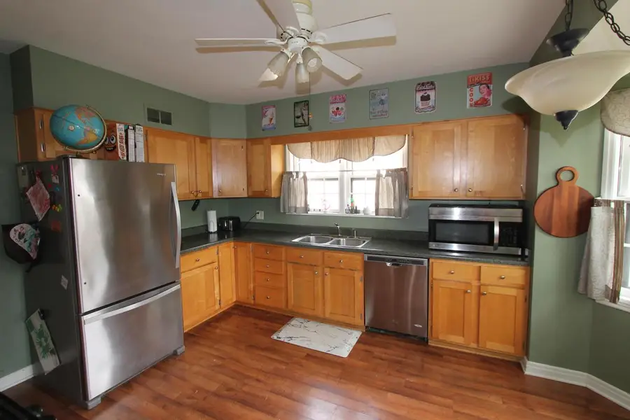 431 Walnut STREET, Burlington, WI 53105 - #3