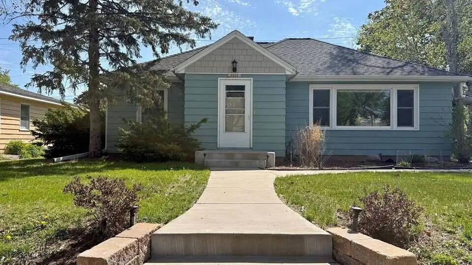 2525 Sunrise DRIVE, La Crosse, WI 54601 - #1