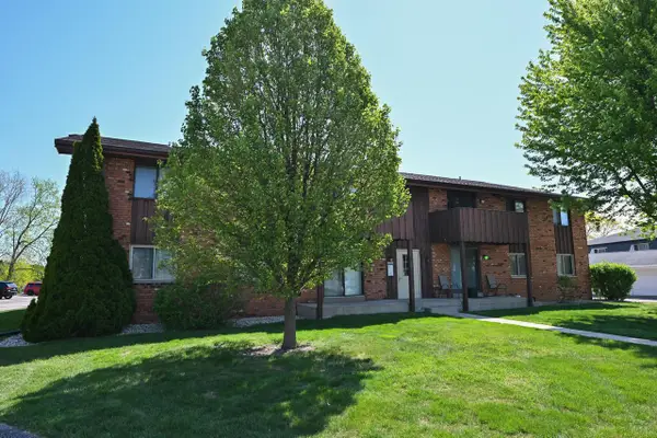 10352 W Whitnall Edge COURT #101, Franklin, WI 53132