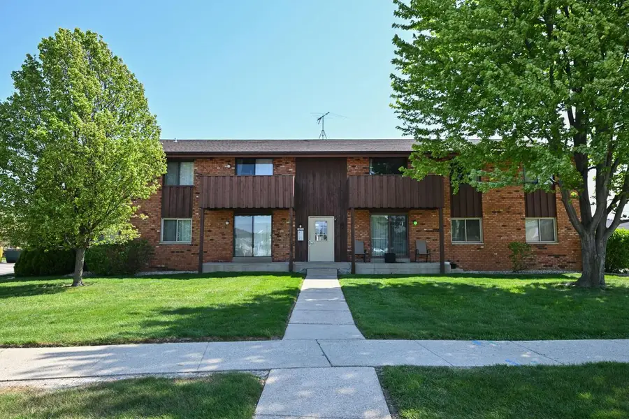 10352 W Whitnall Edge COURT #101, Franklin, WI 53132 - #2