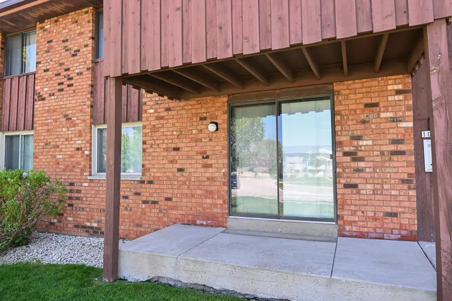 10352 W Whitnall Edge COURT #101, Franklin, WI 53132 - #3