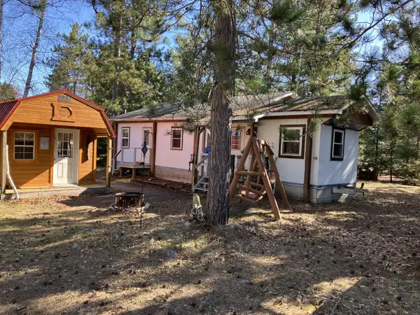 N9590 Dahleen LANE, Crivitz, WI 54114