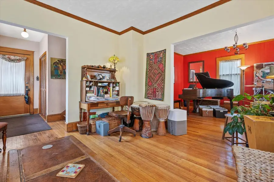 1701 E Lafayette PLACE, Milwaukee, WI 53202 - #2