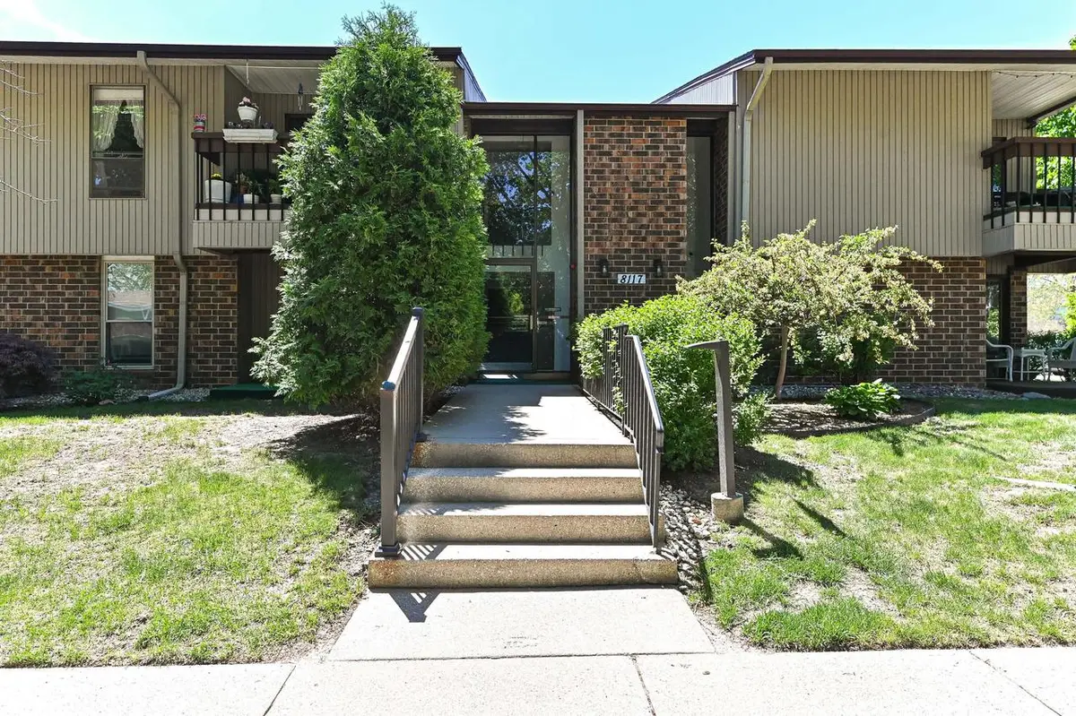 8117 W Manitoba STREET #14, West Allis, WI 53219 - #1