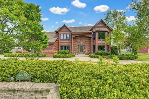 13645 W Maria DRIVE, New Berlin, WI 53151
