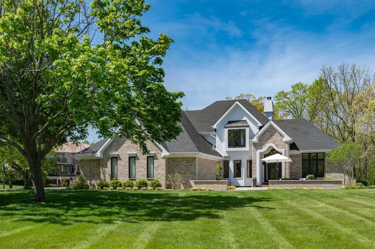 W307N2873 Fieldwood DRIVE, Pewaukee, WI 53072 - #1