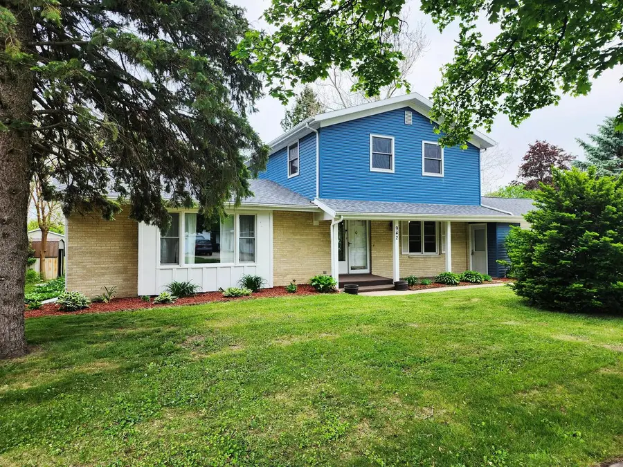 942 Mulberry STREET, Lake Mills, WI 53551 - #3