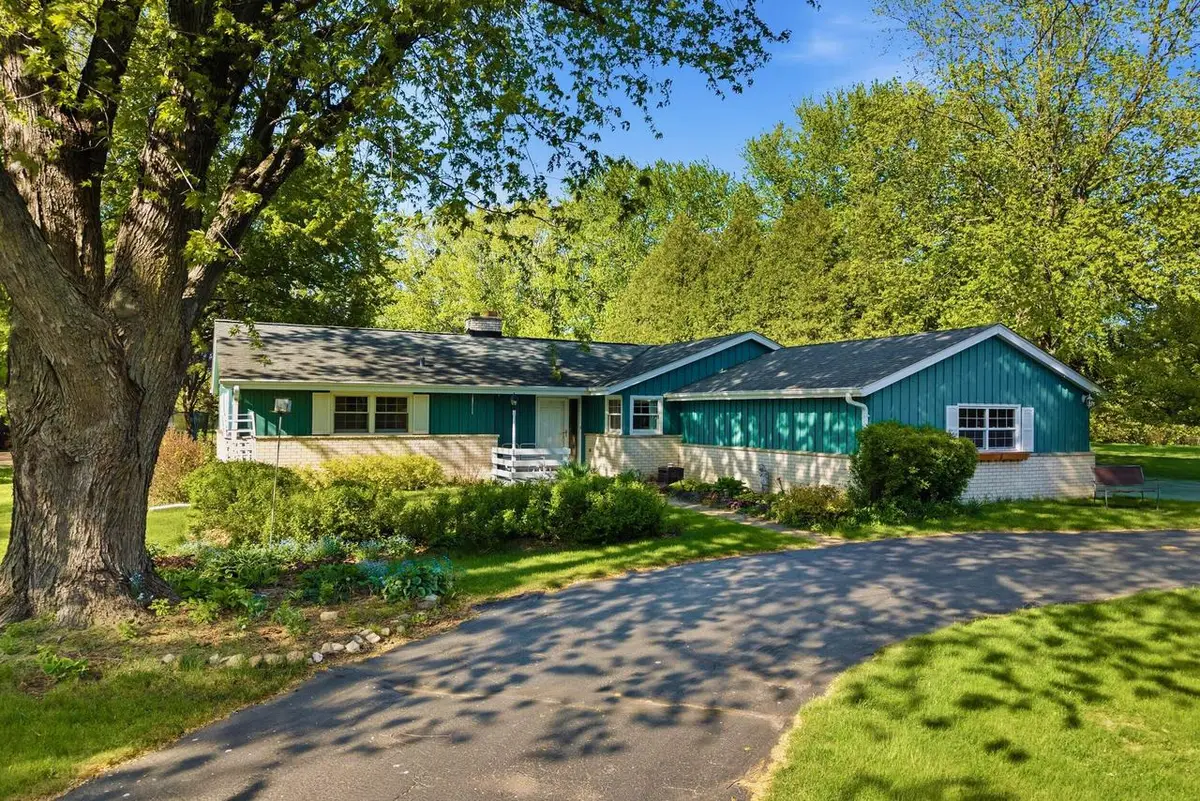 10780 Crestview DRIVE, Cedarburg, WI 53012 - #1