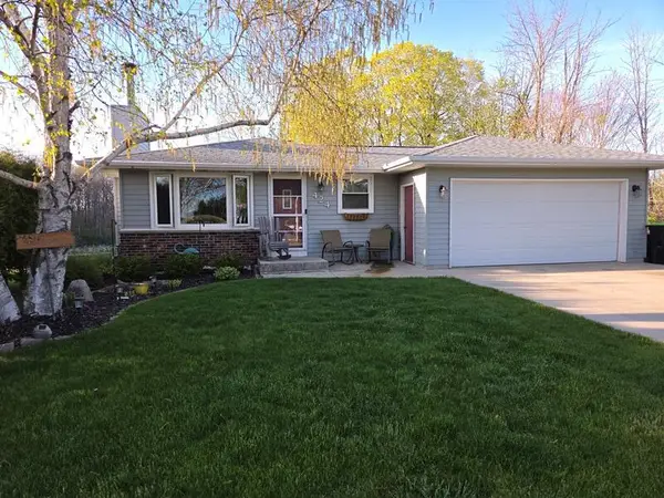 424 Van Buren ROAD, Howards Grove, WI 53083