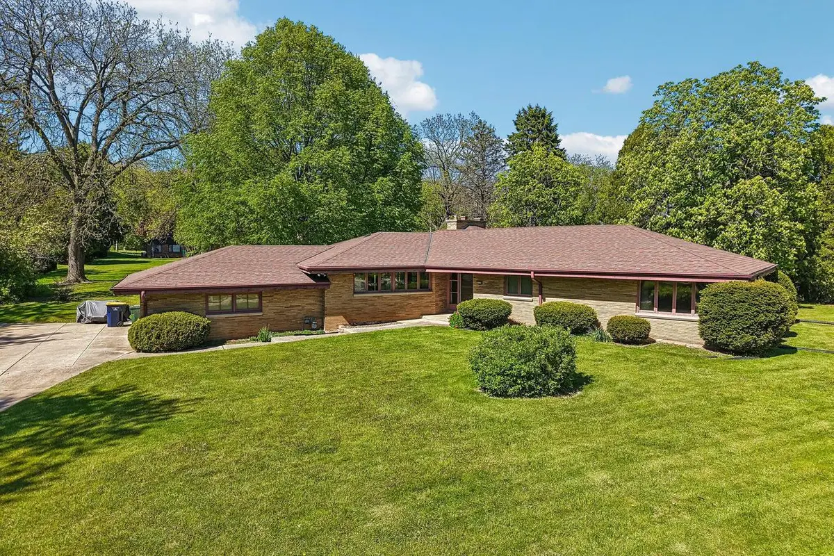 11738 W Hayes AVENUE, West Allis, WI 53227 - #1