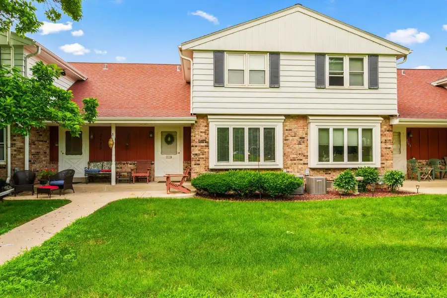 3119 W King Arthurs COURT, Greenfield, WI 53221 - #2