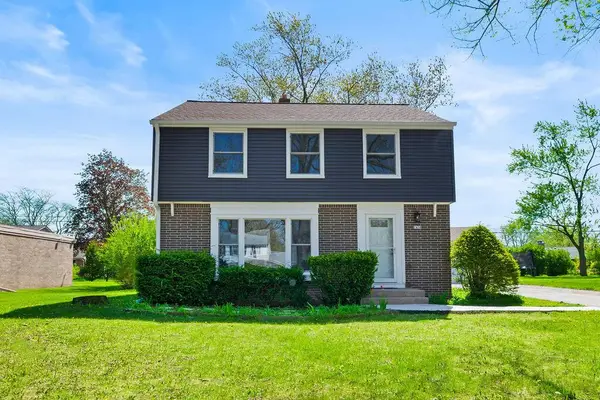 7438 N Seneca ROAD, Fox Point, WI 53217