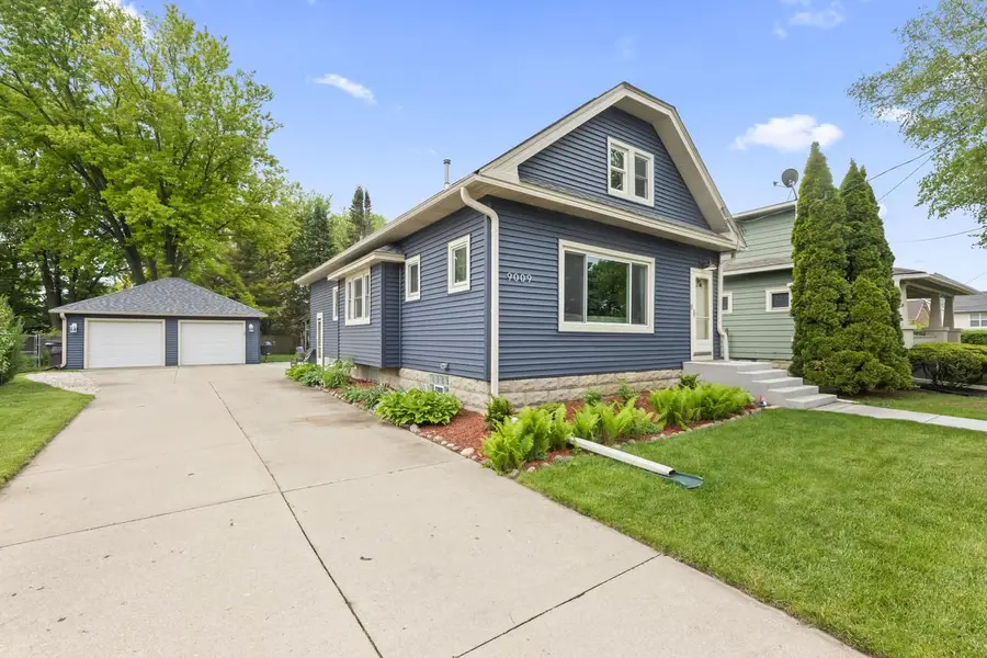 9009 W Cold Spring ROAD, Greenfield, WI 53228 - #2