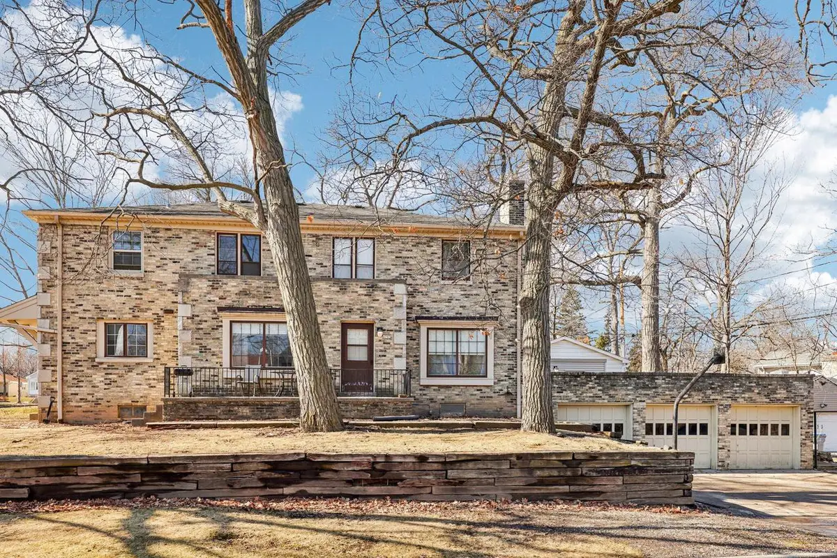 4703 W Jackson Park DRIVE, Milwaukee, WI 53219 - #1