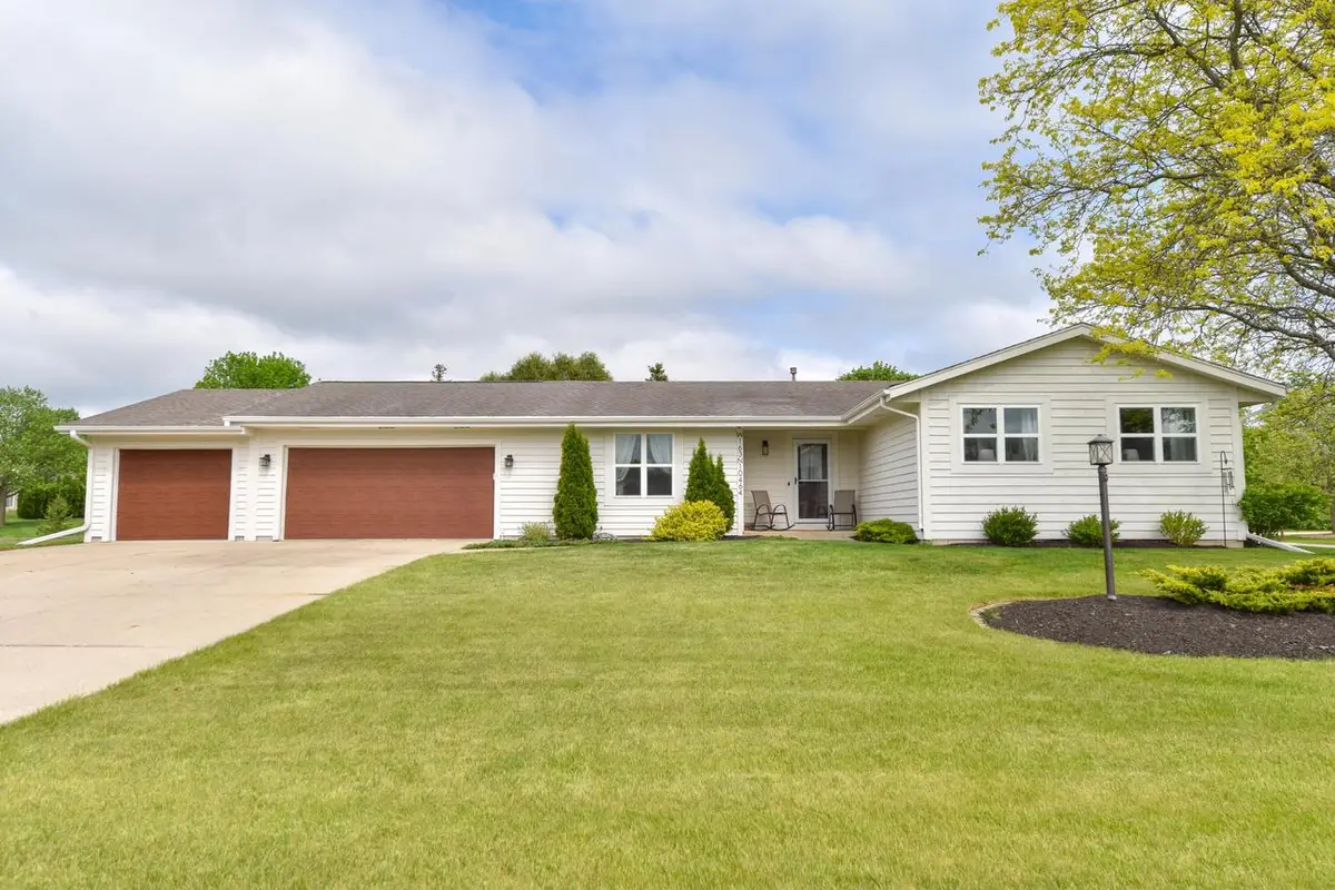 W163N10464 Ridgeview LANE, Germantown, WI 53022 - #1