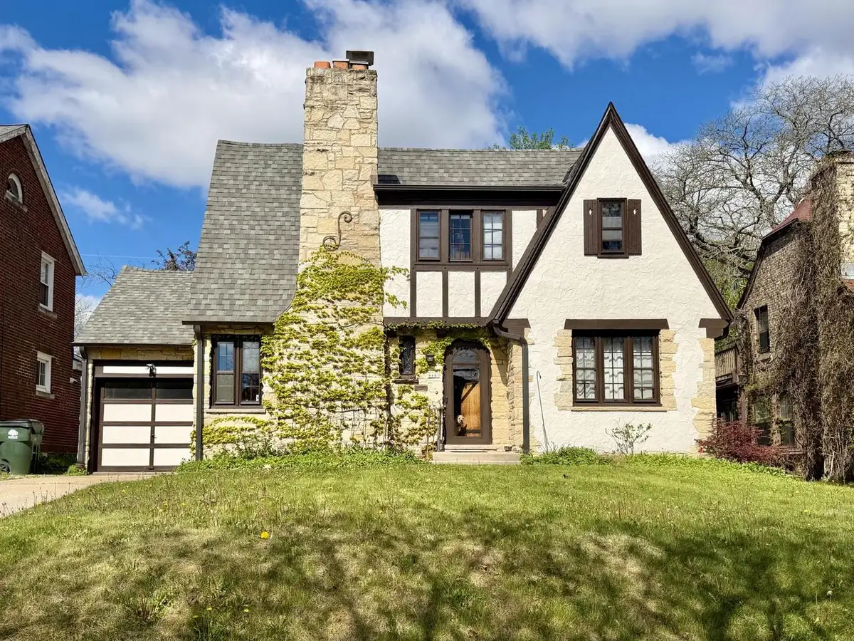 4441 N Maryland AVENUE, Shorewood, WI 53211 - #1