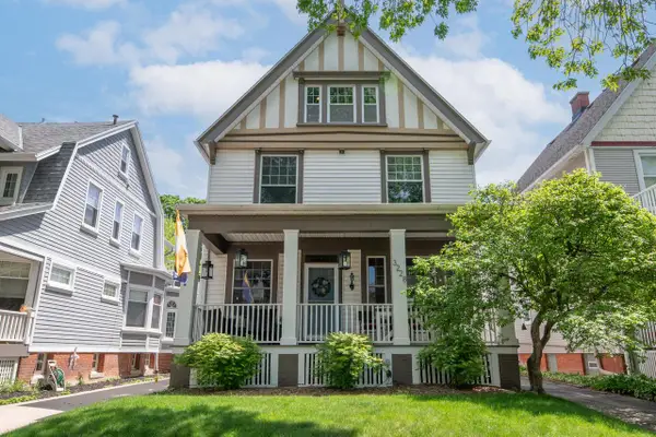 3228 N Shepard AVENUE, Milwaukee, WI 53211