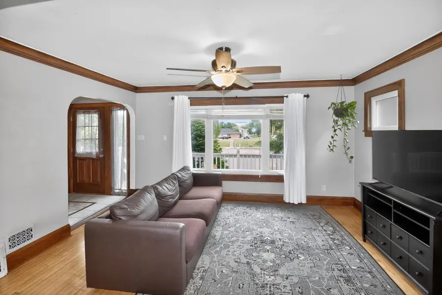 1935 E Howard AVENUE, Saint Francis, WI 53235 - #3