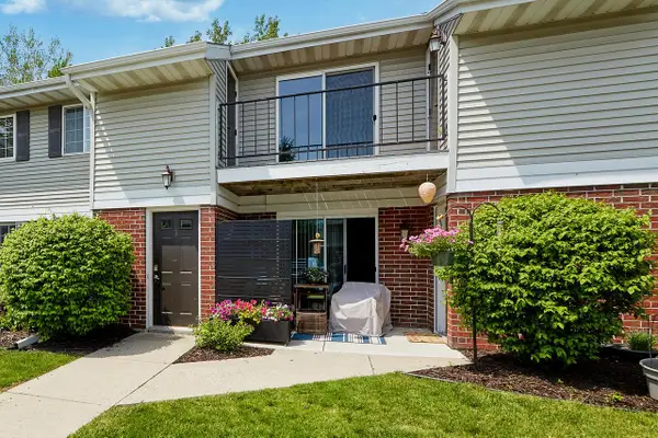 N110W17058 Ashbury LANE #3, Germantown, WI 53022