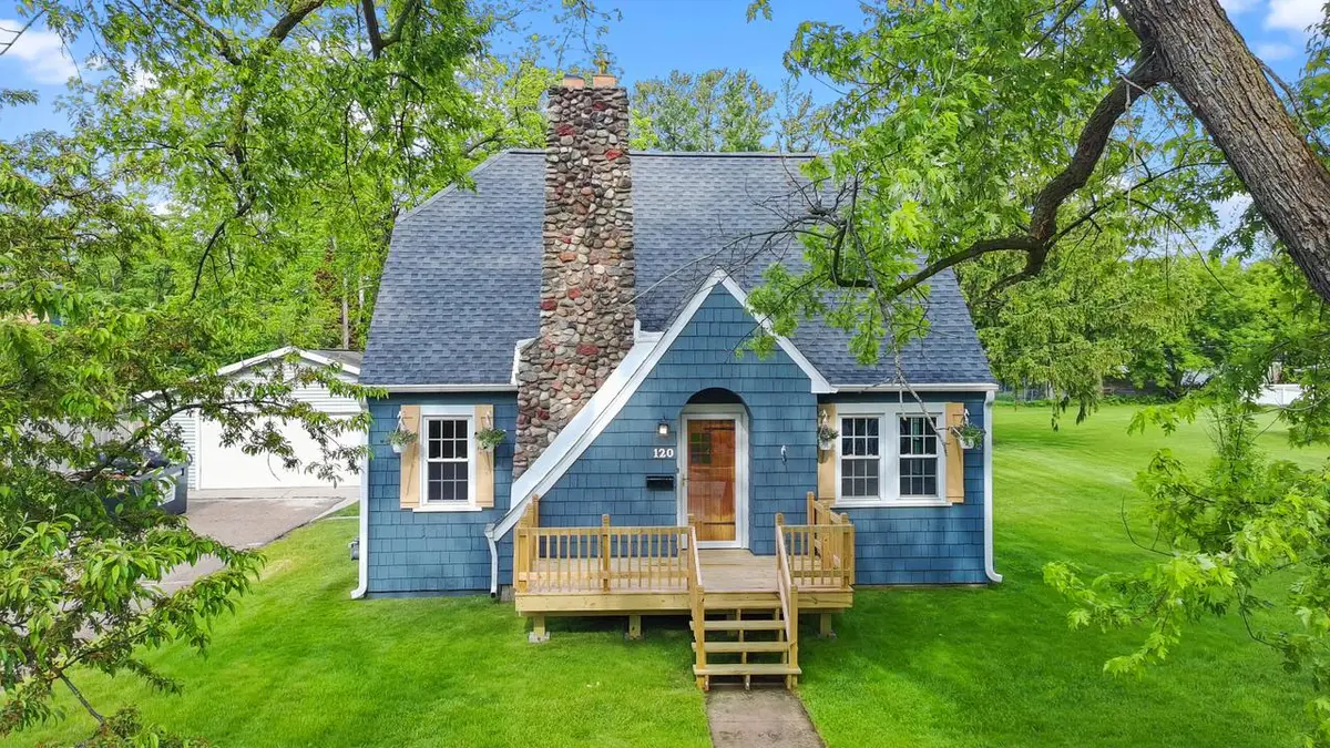 120 S Jackson STREET, Elkhorn, WI 53121 - #1