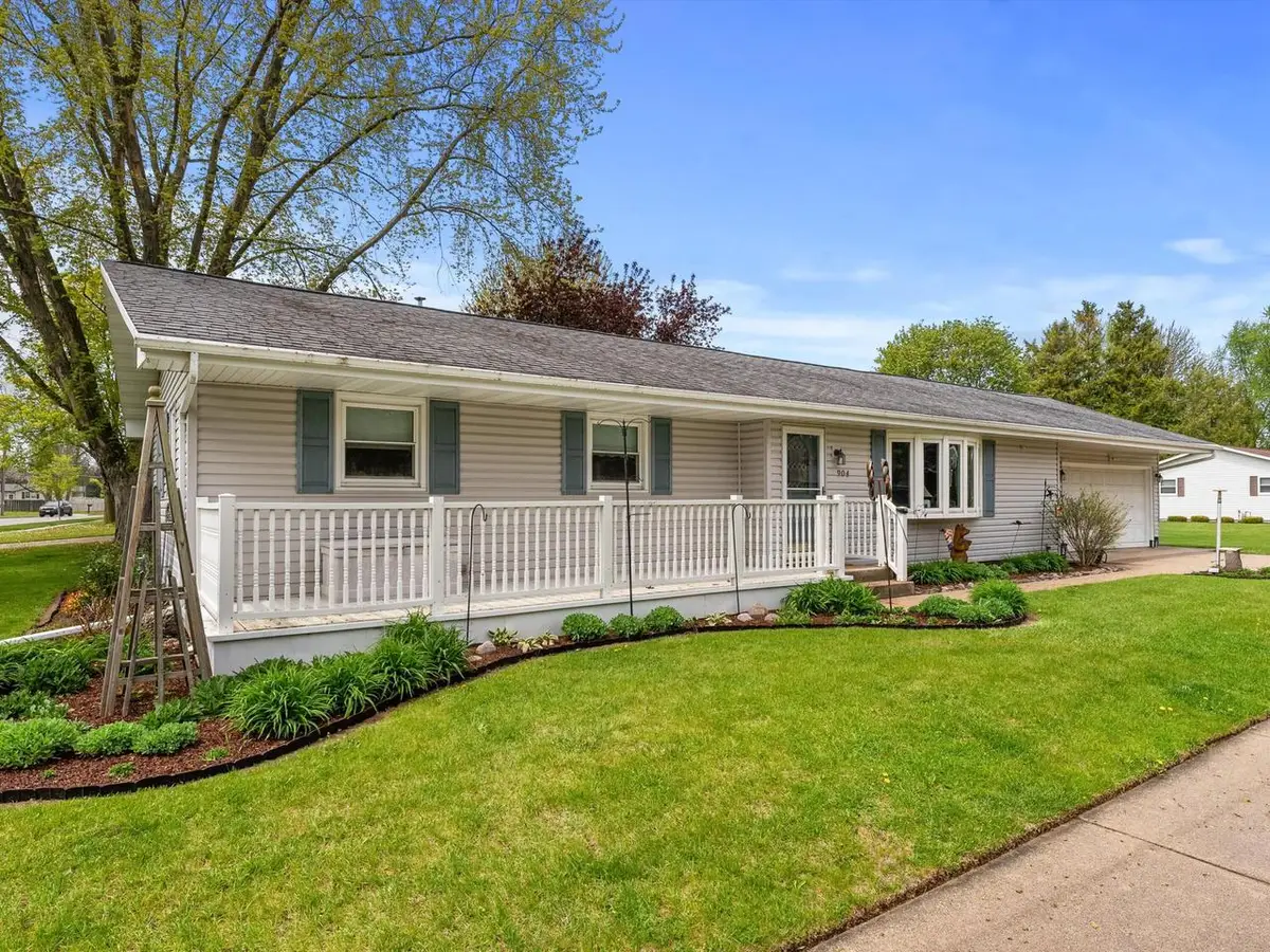 904 Glenview DRIVE, Manitowoc, WI 54220 - #1