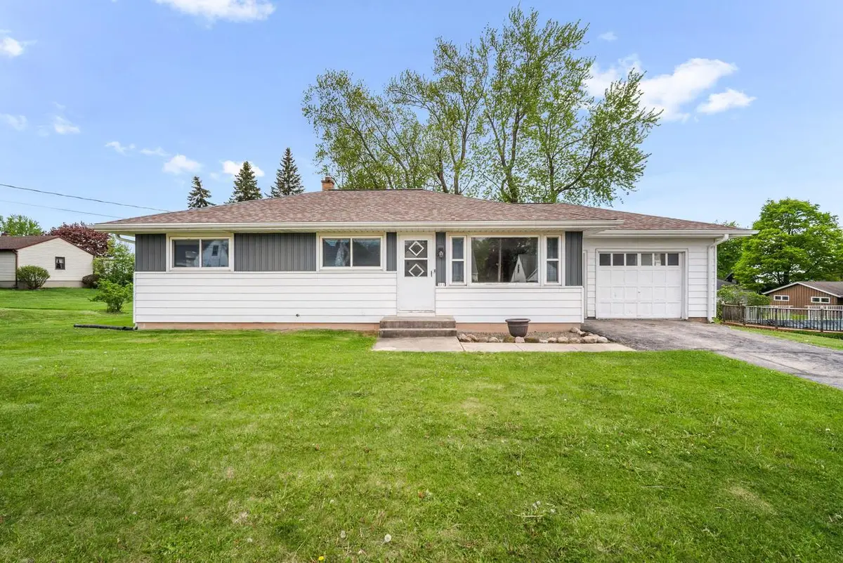 311 Washington AVENUE, Fredonia, WI 53021 - #1