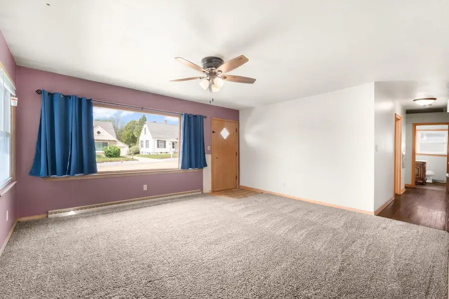 311 Washington AVENUE, Fredonia, WI 53021 - #2
