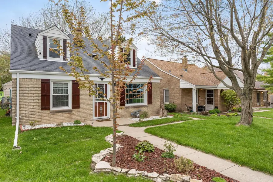 3232 N 79th STREET, Milwaukee, WI 53222 - #2